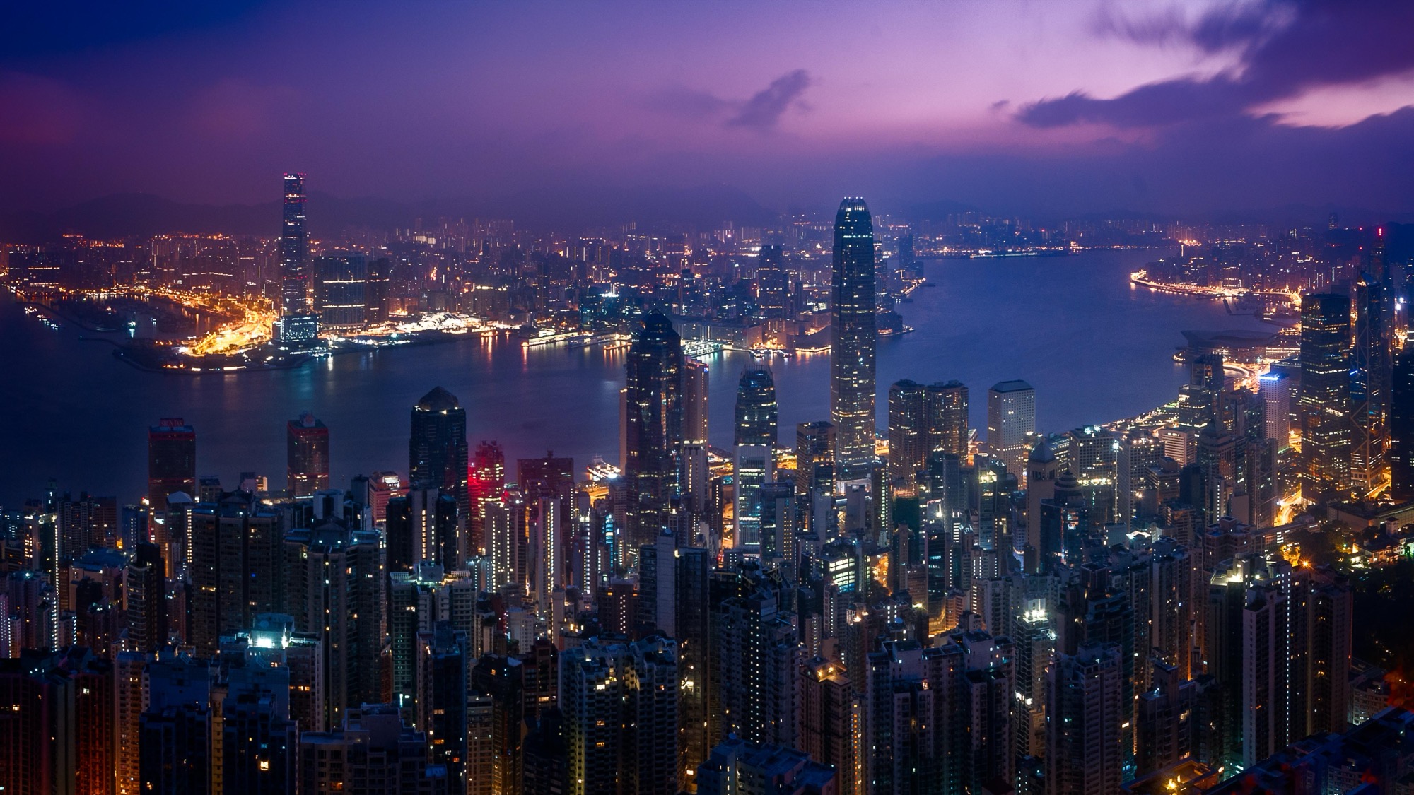 Victoria Peak Sunrise: A Symphony of Color